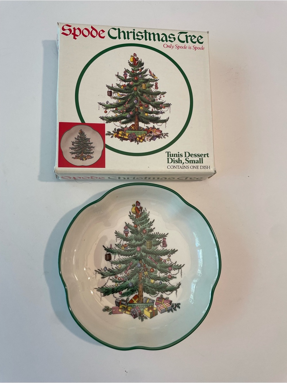 Spode Christmas Tree Tunis Dessert Dish with Green Trim and Multicolor Tree